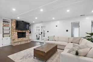 571 Byrd Rd, Riverside, IL 60546 - Photo 4