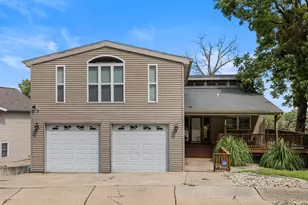 690 N Cove Ct, Decatur, IL 62521 - Photo 2