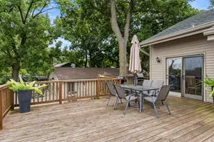 690 N Cove Ct, Decatur, IL 62521 - Photo 10