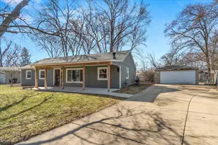 25 Seneca Dr, Montgomery, IL 60538 - Photo 2
