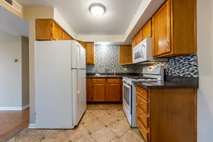 5850 W 87th St, Burbank, IL 60459 - Photo 4