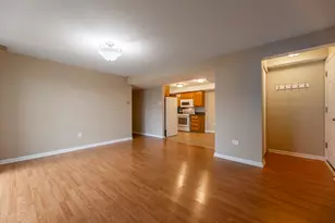 5850 W 87th St, Burbank, IL 60459 - Photo 2