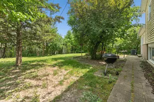 9018 Forest Ln E, Hickory Hills, IL 60457 - Photo 32