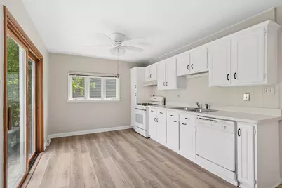 9018 Forest Lane E, Hickory Hills, IL 60457 - Photo 10
