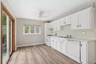 9018 Forest Ln E, Hickory Hills, IL 60457 - Photo 10