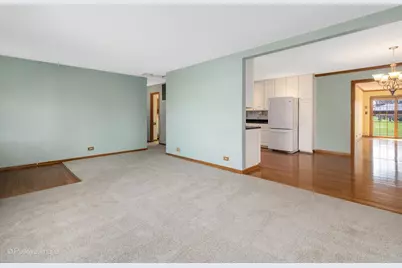 390 Arrowhead Trail, Carol Stream, IL 60188 - Photo 4