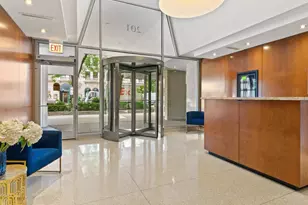 201 E Chestnut St, Chicago, IL 60611 - Photo 2