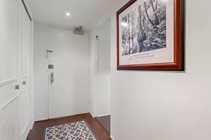 201 E Chestnut St, Chicago, IL 60611 - Photo 4