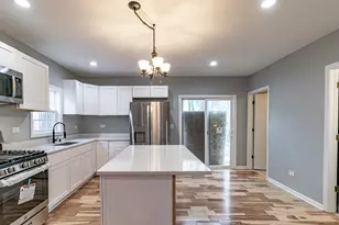 520 4th St, Waukegan, IL 60085 - Photo 8