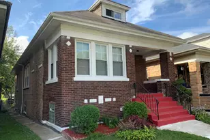 8512 S Manistee Ave, Chicago, IL 60617 - Photo 1