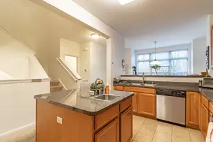 721 Summit Ln, Vernon Hills, IL 60061 - Photo 8