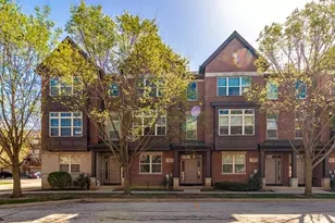 721 Summit Ln, Vernon Hills, IL 60061 - Photo 1