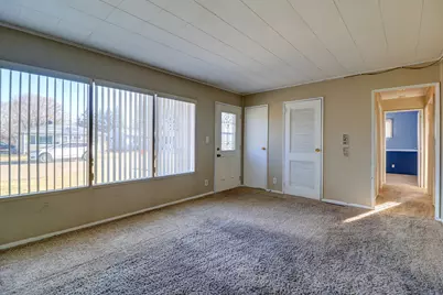 811 W 19th Street, Sterling, IL 61081 - Photo 8