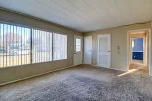 811 W 19th St, Sterling, IL 61081 - Photo 8