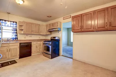 811 W 19th Street, Sterling, IL 61081 - Photo 4