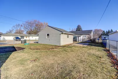 811 W 19th Street, Sterling, IL 61081 - Photo 26