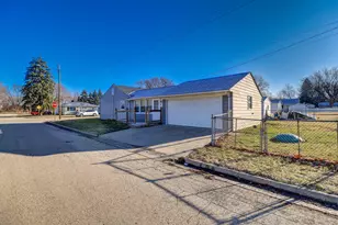 811 W 19th St, Sterling, IL 61081 - Photo 20