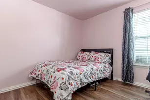 325 Green Knoll Ln, Streamwood, IL 60107 - Photo 14