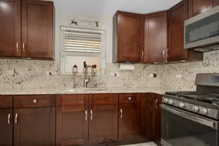 11046 S Ewing Ave, Chicago, IL 60617 - Photo 6