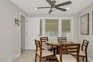 11046 S Ewing Ave, Chicago, IL 60617 - Photo 8