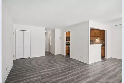 402 Sandalwood Lane #C1, Schaumburg, IL 60193 - Photo 4