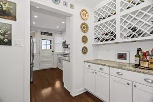 2322 W Farwell Ave, Chicago, IL 60645 - Photo 10