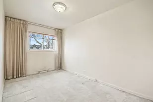 1S165 Buttercup Ln, Villa Park, IL 60181 - Photo 10