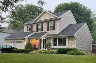 701 Lindsay Ln, West Dundee, IL 60118 - Photo 1