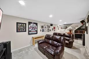 701 Lindsay Ln, West Dundee, IL 60118 - Photo 38