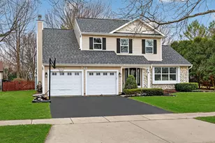 701 Lindsay Ln, West Dundee, IL 60118 - Photo 1