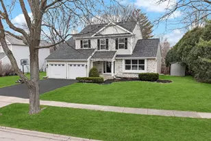 701 Lindsay Ln, West Dundee, IL 60118 - Photo 10