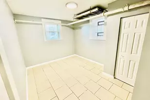 2300 W Granville Ave, Chicago, IL 60659 - Photo 4