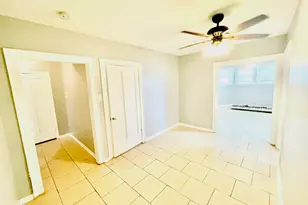 2300 W Granville Ave, Chicago, IL 60659 - Photo 8