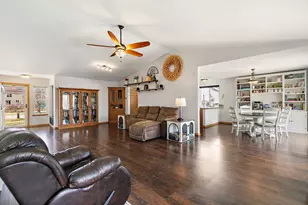 1335 Deerpath Rd, Aurora, IL 60506 - Photo 6