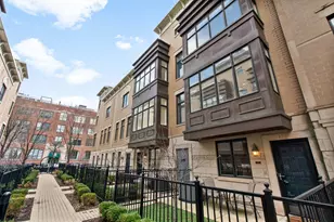 1738 S Indiana Ave, Chicago, IL 60616 - Photo 1