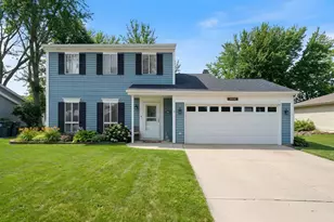 30W240 Leominster Ct, Warrenville, IL 60555 - Photo 1