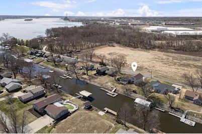 3545 W Harbor Drive, Bettendorf, IA 52722 - Photo 8