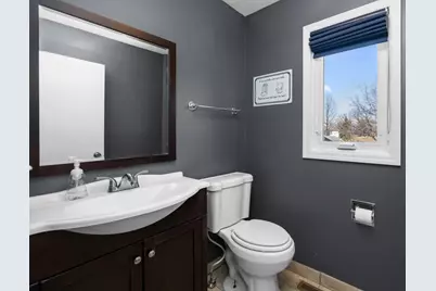 3545 W Harbor Drive, Bettendorf, IA 52722 - Photo 28