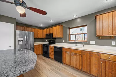 3545 W Harbor Drive, Bettendorf, IA 52722 - Photo 12