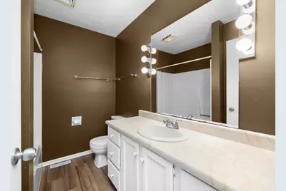 3545 W Harbor Drive, Bettendorf, IA 52722 - Photo 38