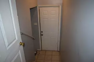 9132 S Crandon Ave, Chicago, IL 60617 - Photo 18