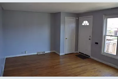 9132 S Crandon Avenue, Chicago, IL 60617 - Photo 4