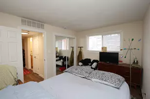 10111 Old Orchard Ct, Skokie, IL 60076 - Photo 6