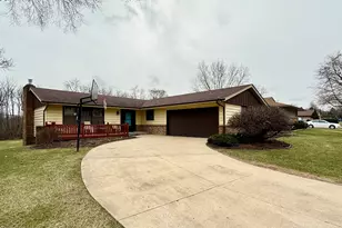5863 Alma Dr, Rockford, IL 61108 - Photo 1