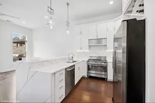 215 N Green St, Chicago, IL 60607 - Photo 4