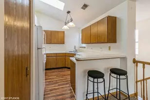 1291 Coldspring Rd, Carol Stream, IL 60188 - Photo 2