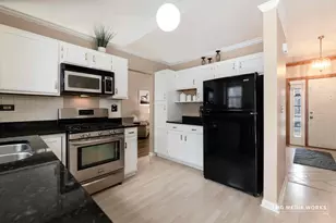 3540 Fairfax Ct, Aurora, IL 60504 - Photo 8