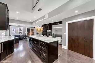 461 W Melrose St, Chicago, IL 60657 - Photo 14