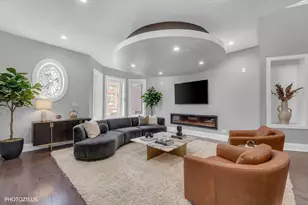 461 W Melrose St, Chicago, IL 60657 - Photo 4