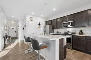 217 Sussex Ct, North Aurora, IL 60542 - Photo 6